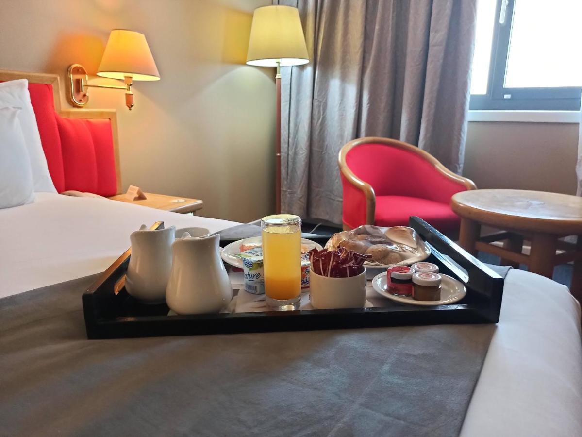 グランド ホテル メルキュール アルジェ エアロポート Dar el Beïda エクステリア 写真 Room service tray